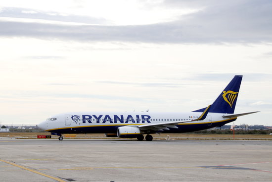 Ryanair plane at Reus airport in south Catalonia (by ACN)