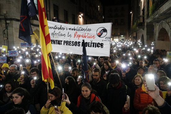 Protesters calling for release of Jordi Cuixart and Jordi Sanchez (by ACN)