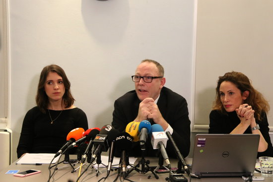 Lawyers Jessica Jones, Ben Emmerson and Rachel Lindon at a press conference in London on February 1 (by Pol Solà)