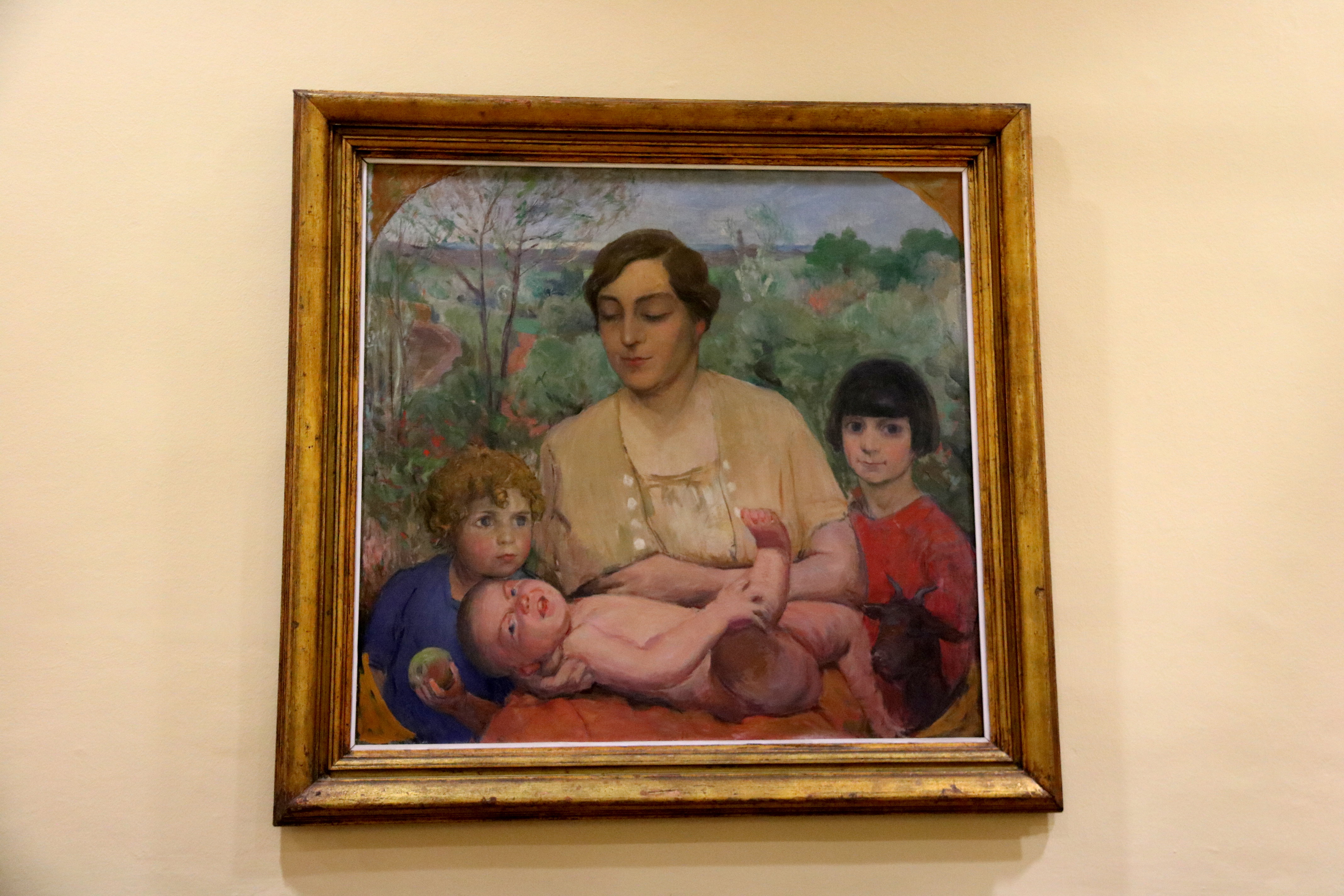 A protrait of the Cabanyes family by Alexandre Cabanyes on display at the 'Perpetuated surrounding' exhibit on February 21 2018 (by Gemma Sánchez)