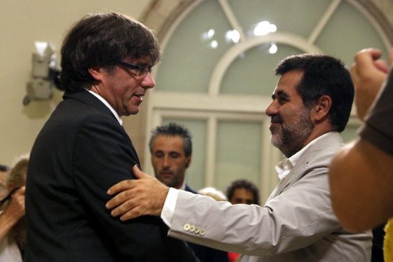 Carles Puigdemont and Jordi Sànchez in the Catalan Parliament on September 6, 2017