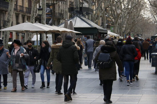 Tourists on La Rambla, Barcelona (by ACN)