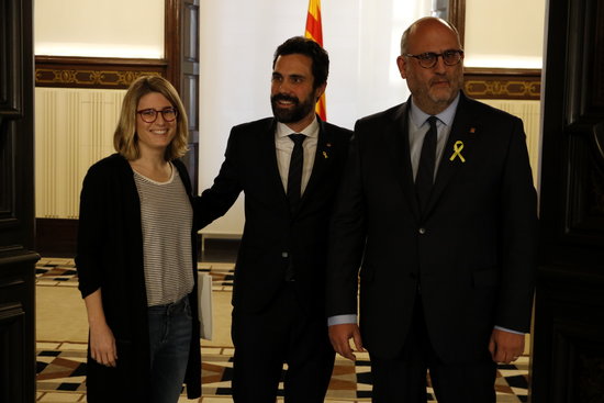 Elsa Artadi, Roger Torrent, and Eduard Pujols at parliament on Monday (by ACN)