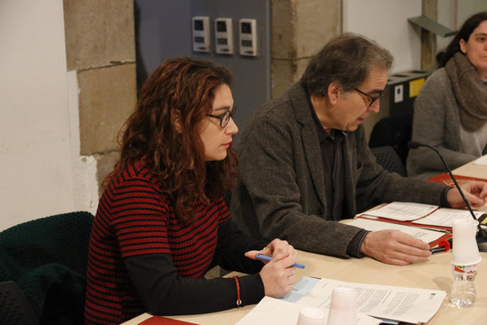 Councillor for Feminism, Laura Pérez, alongside Cultural Commissioner, Joan Subirats (by ACN)