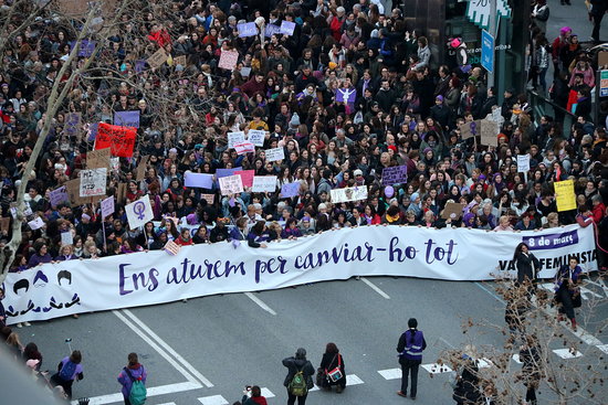 Image of Barcelona's mass feminist demonstration on the evening of March 8, 2018 (by Gemma Sánchez)