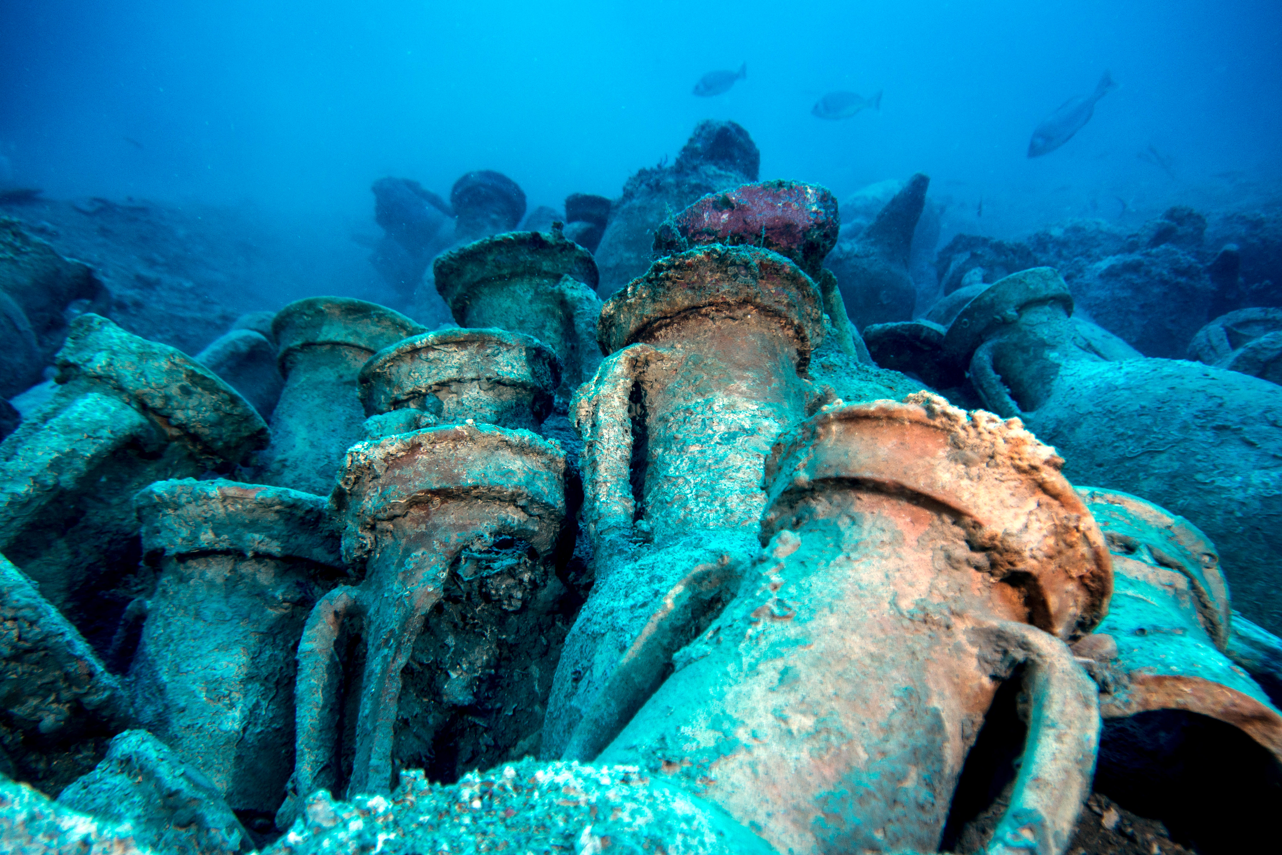 Some of the 135 amphora that archeologists unearthed at the wreck around the Formigues islands (March 20 2018, courtesy of CASC)