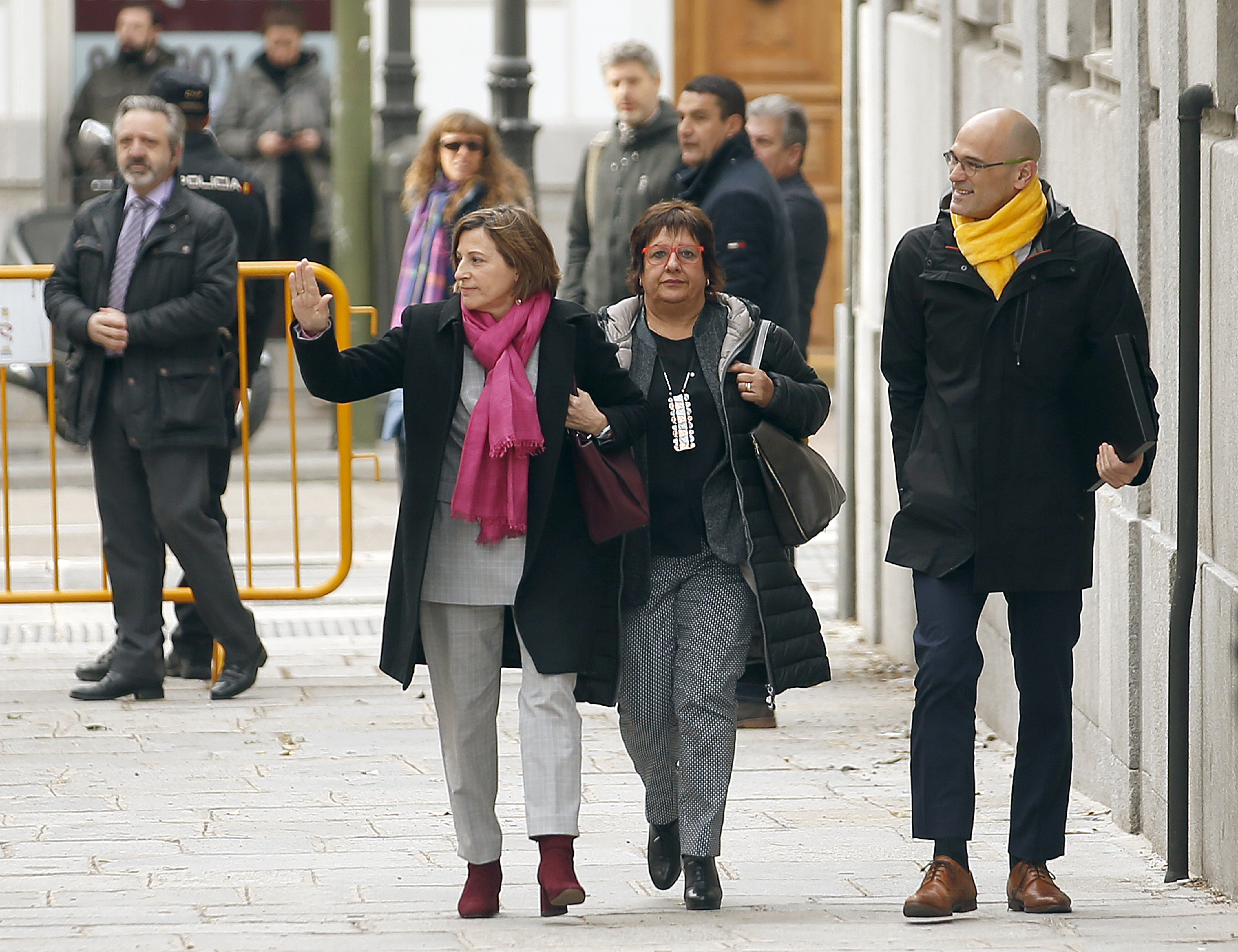 Former parliament speaker and MP Carme Forcadell (left), former MP Dolors Bassa (center), and MP Raül Romeva (right) on March 23 2018 (by Javier Barbancho)