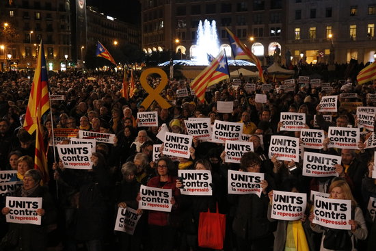 Protest in Barcelona center against imprisonment of leaders (by Laura Fíguls)