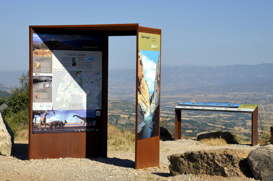 Image of an information point in the Conca de Tremp-Montsec area in 2016 (by Marta Lluvich)
