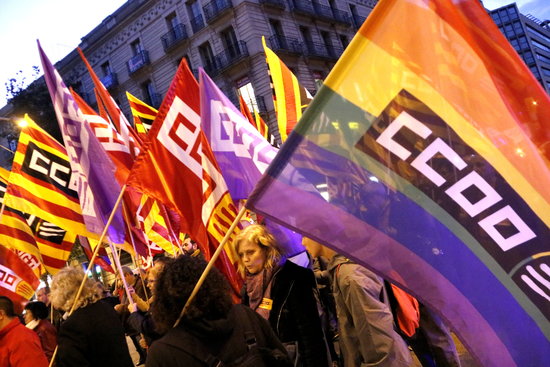 CCOO flags in a demostration in November 2016 (by Rafa Garrido)