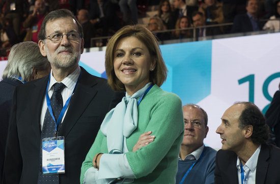 Maria Dolores de Cospedal of the People's Party stands next to Spanish president Mariano Rajoy on February 10 2017 (photo courtesy of PP)