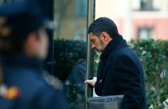 Former Catalan police chief Josep Lluís Trapero arriving in Spain's National Court (by Javier Barbancho)