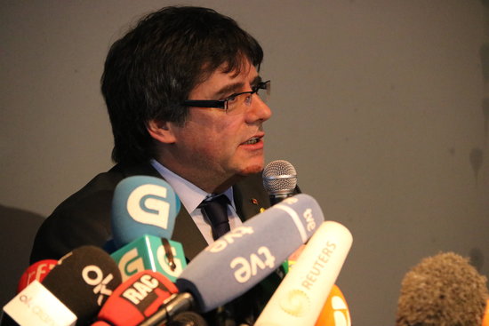 Carles Puigdemont at a press conference in Berlin (by Guifre Jordan)