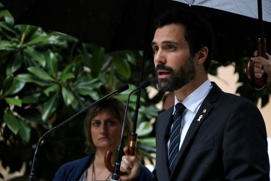 Parliament speaker Roger Torrent speaks at the annual event to pay homage to victims of the Francoist dictatorship on April 13 2018 (by Laura Batlle)