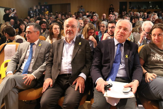 (From left to right) MEPs Ramon Tremosa, Josep Maria Terricabras, and president of EU-Catalonia Dialogue Platform Ivo Vajgl (by ACN)