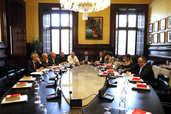 The Parliament bureau meeting on Tuesday (by ACN)