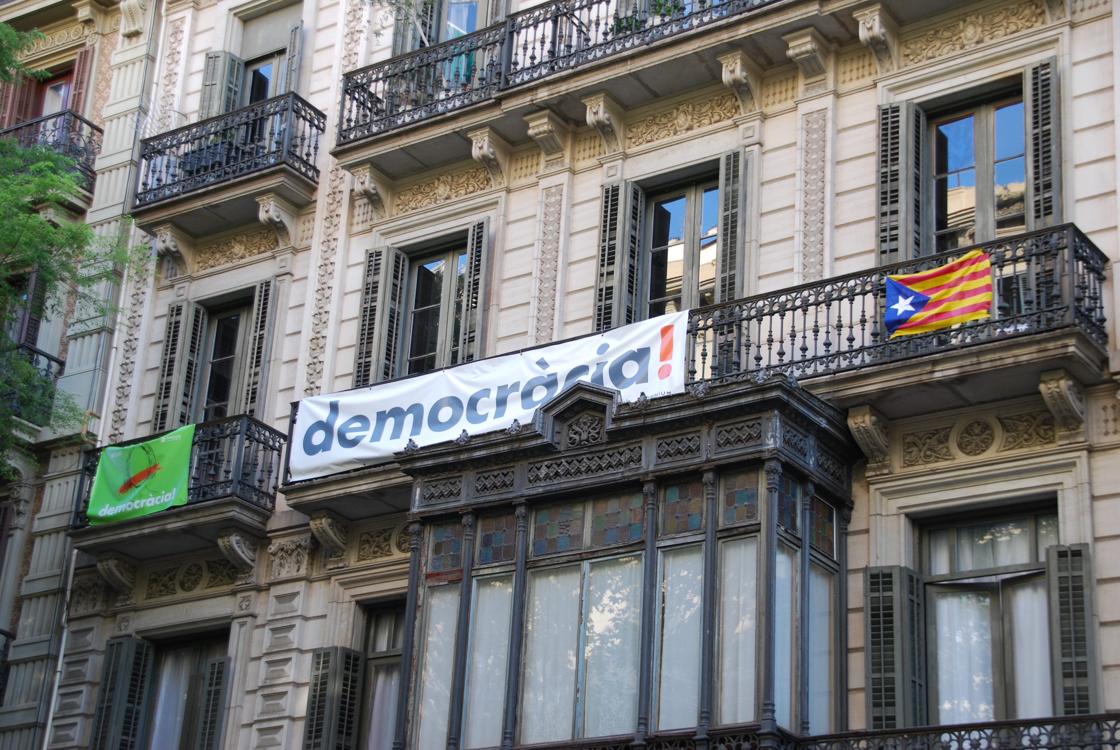 A balcony in Barcelona (by Marta Pedregal)