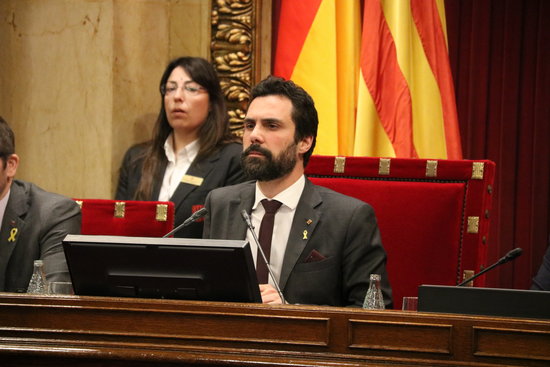 Catalan Parliament speaker Roger Torrent on the May 3 2018 plenary (by Bernat Villaró)