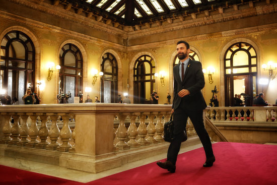 Catalan speaker Roger Torrent arrives in parliament (by ACN)