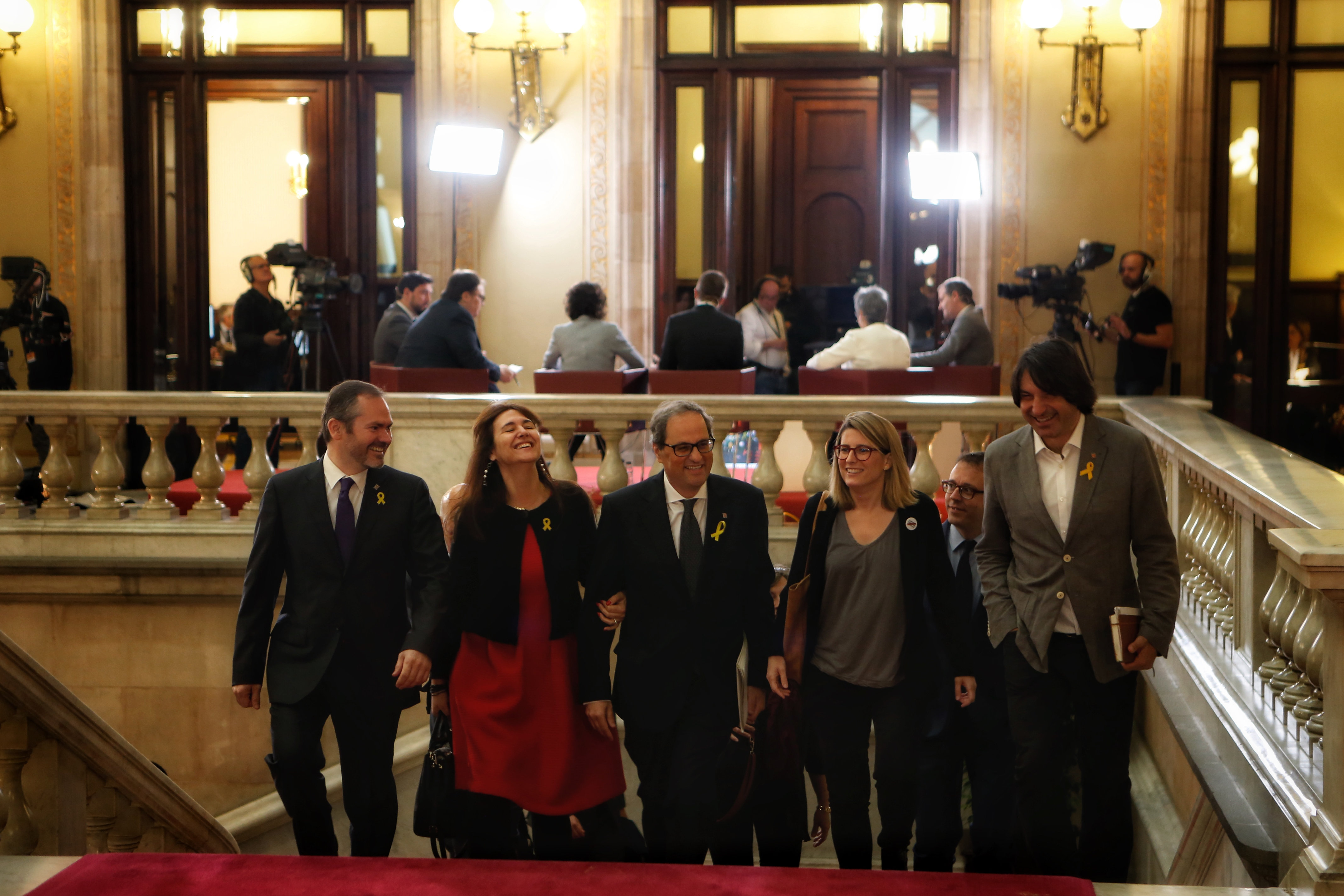 Quim Torra arrives in Parliament flanked by fellow MPs (by ACN)