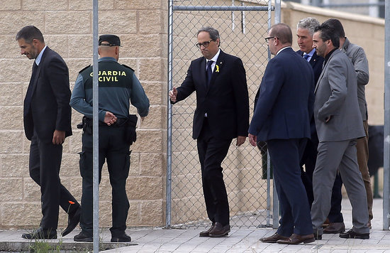 President of Catalonia Quim Torra as he enters the Estremera prison on May 21 2018 (by Javier Barbancho)