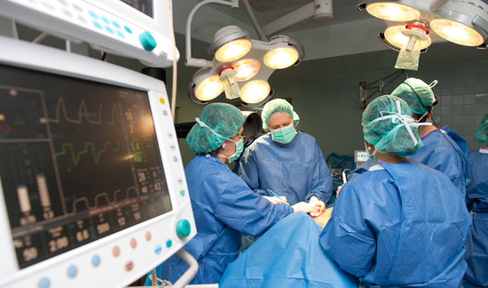 Cancer surgery at the Bellvitge Hospital (by Hospital Universitari de Bellvitge)