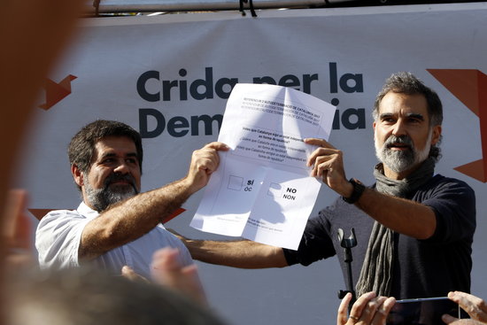 Jordi Cuixart (right) and Jordi Sànchez (by Laura Busquets)