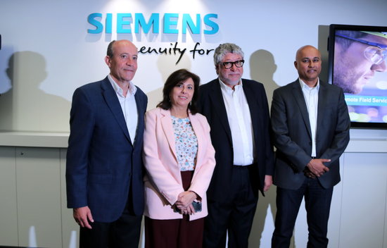 Siemens Energy Division CEO Vinod Philip (right) at inauguration of Siemens innovation centre (by ACN)