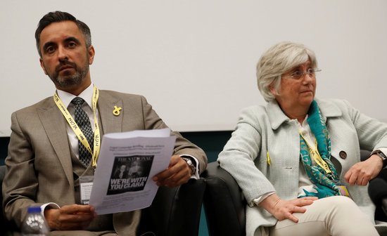 Clara Ponsatí with her lawyer, Aamer Anwar, on June 9, 2018 (by Reuters)