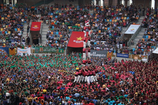 The Xiquets de Hangzhou at the Castells Competition of Tarragone on October 1 2016 (by Sílvia Jardí)
