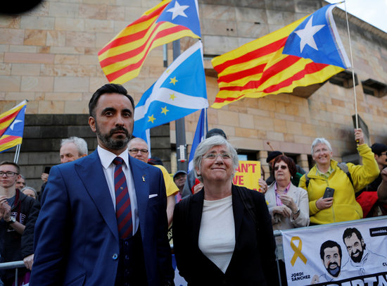 Clara Ponsatí and her lawyer Aamer Anwar in May (REUTERS/Russell Cheyne)