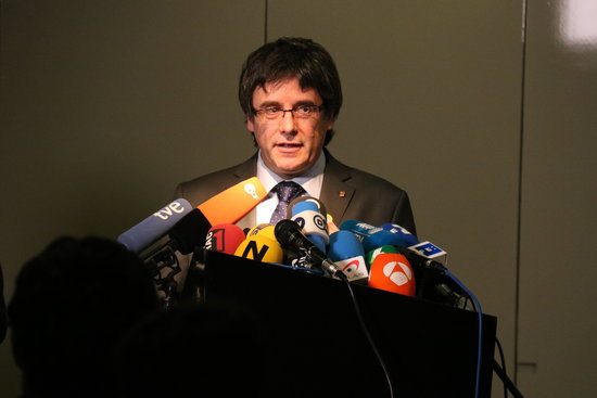 Carles Puigdemont speaks to the press in Berlin on May 15 2018 (by Tània Tàpia)