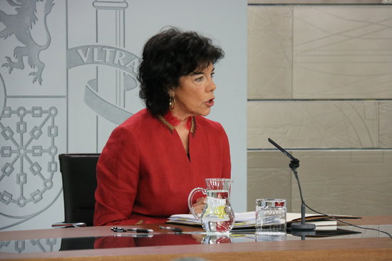 The Spanish government spokeswoman, Isabel Celaá, during a press conference after the weekly cabinet meeting on July 6, 2018 (by Roger Pi de Cabanyes)