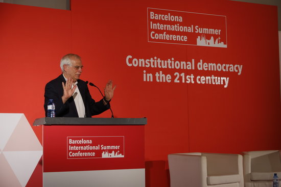 The Spanish foreign minister, Josep Borrell, during an event hosted by Societat Civil Catalana unionist group, on July 15, 2018 (by Guillem Roset)