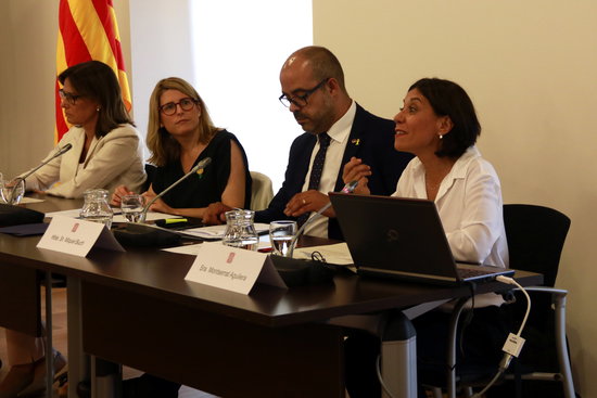 Catalan ministers Elsa Artadi and Miquel Buch present a survey on gender-based violence (by Laura Fíguls)