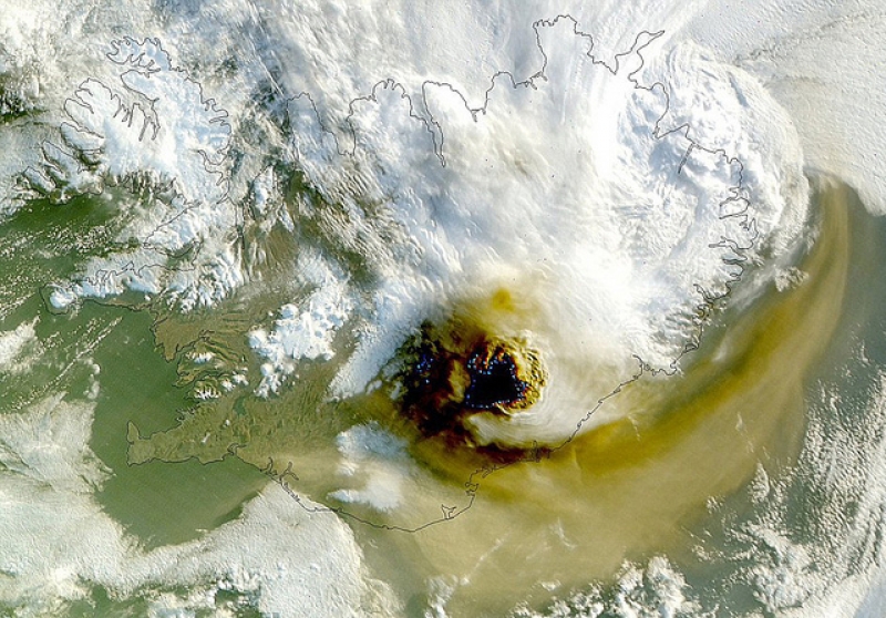 Satelite image of the Grimsvötn volcano in Iceland which erupted in 2011 impacting European airspace (Eurocontrol)