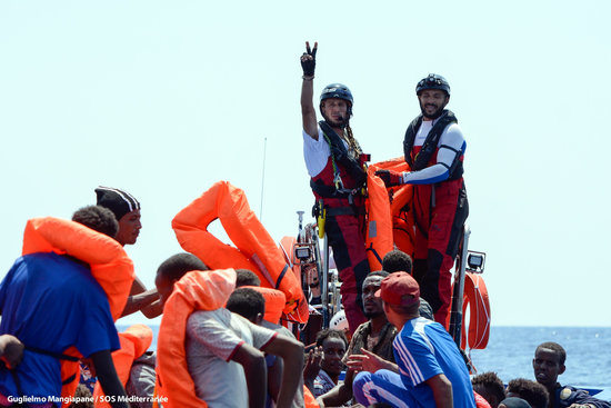 Migrants saved by the Aquarius crew (by Guglielmo Mangiapane/MSF)