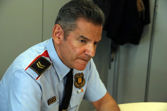 Officer of the Catalan police, Xavier Pérez, telling ACN about his experience on August 17, 2017 (by Pol Solà)
