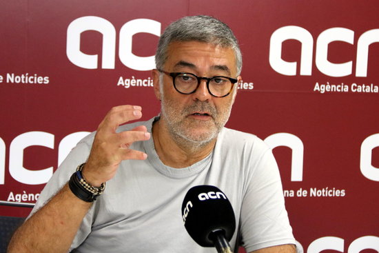 The CUP MP Carles Riera during an interview with the Catalan News Agency in August 2018 (by Pere Francesch)