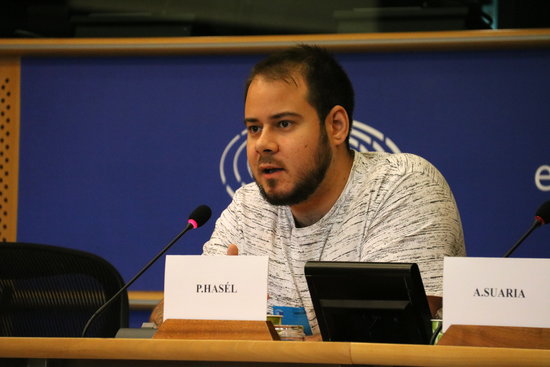 The rapper Pablo Hasel in the European Parliament in May 2018 (by Blanca Blay)