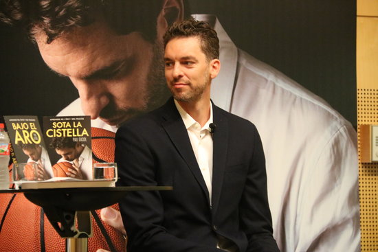 Basketball player Pau Gasol in Barcelona (by ACN)