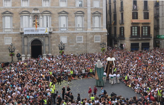Gegants perform in Sant Jaume square on September 24 2018 (by Aina Martí)