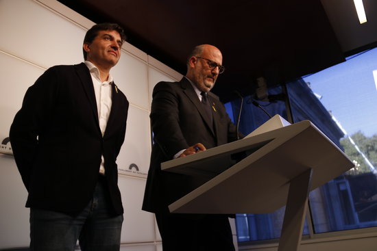 Sergi Sabrià (ERC) and Eduard Pujol (JxCat) during a joint press conference (by ACN)