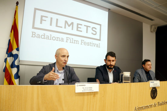 Two local Badalona officials and the film festival director (right), Agustí Argelich on October 16, 2018 (by Jordi Pujolar)