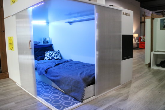 Haibu 4.0 capsule-like room on display in L'Hospitalet de Llobregat (by Andrea Zamorano)