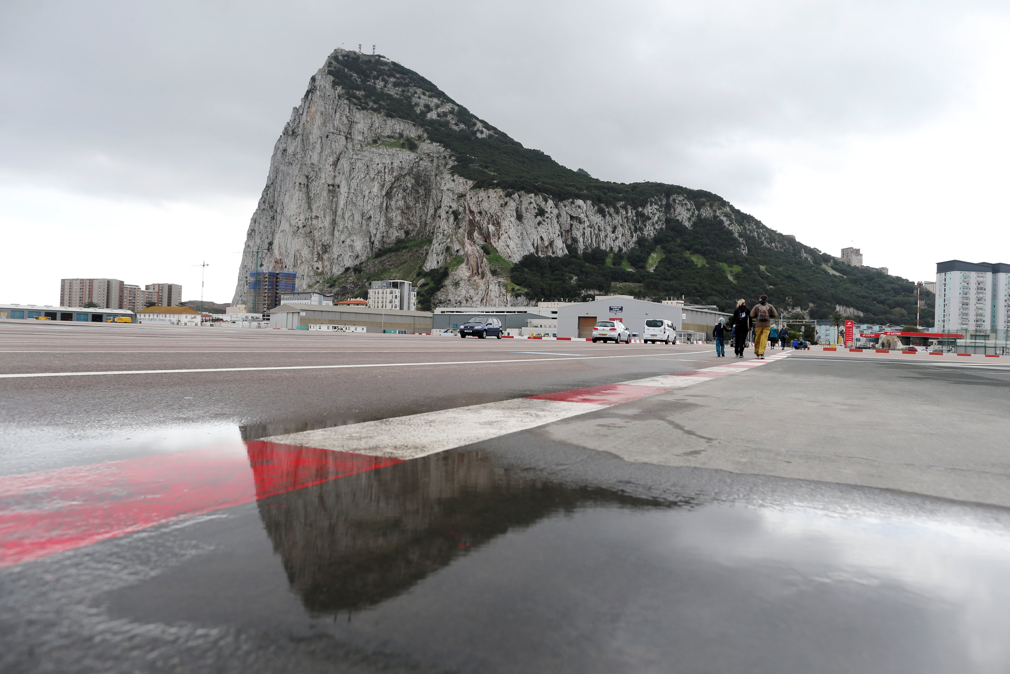 Image of Gibraltar airport, near the Rock and the border with Spain (by Reuters)