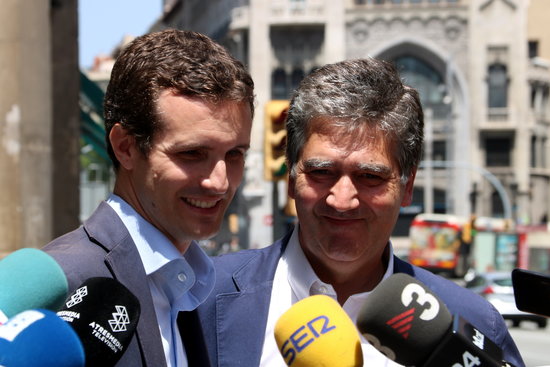 PP leader Pablo Casado (left) with party spokesperson in Senate, Ignacio Cosidó (by ACN)