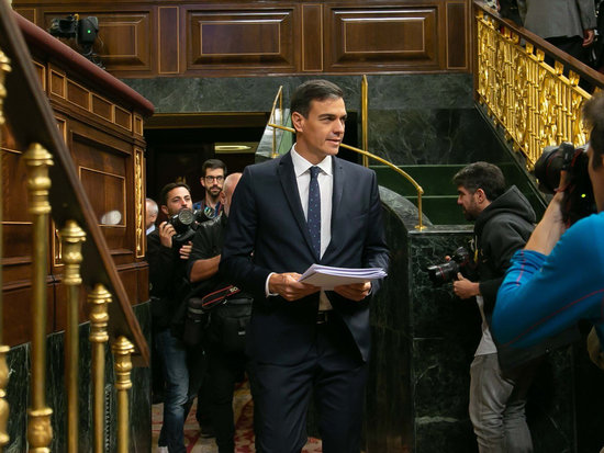 Spanish president Pedro Sánchez in congress (by Roger Pi de Cabanyes)