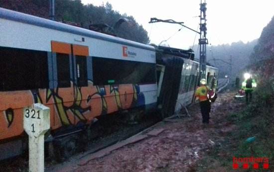 The train accident in Vacarises, central Catalonia (by Bombers)