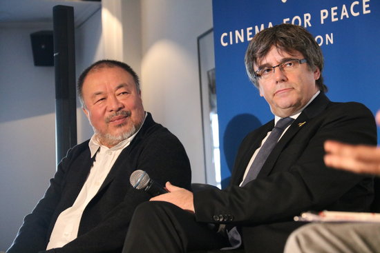 Chinese dissident Ai Weiwei and Catalan leader Carles Puigdemont in Brussels (by ACN, Blanca Blay)